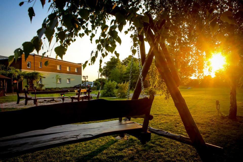 Ranczo Daniela Hostel Pobiedziska Bagian luar foto